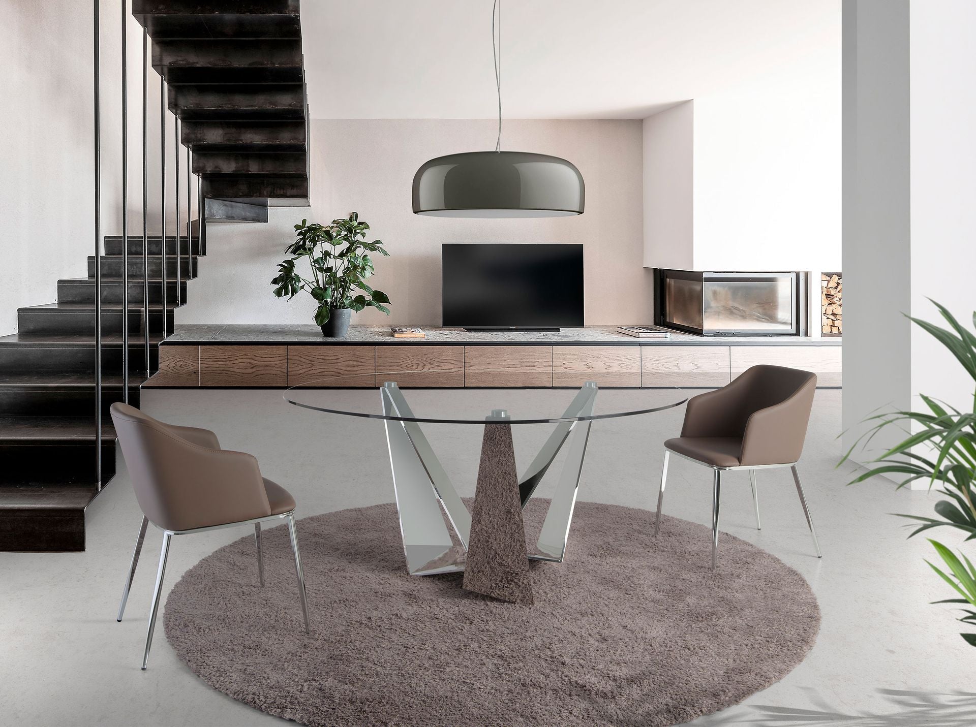 Sedia in ecopelle marrone