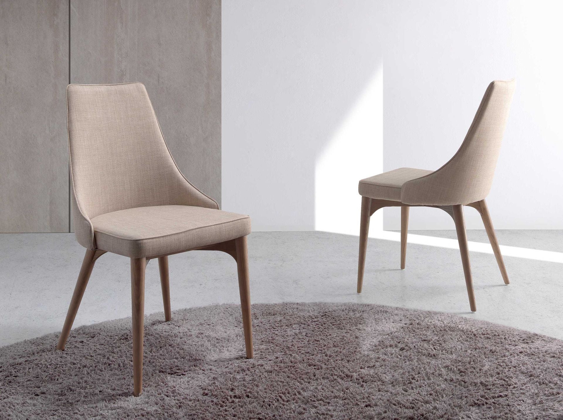 Sedia in tessuto marrone