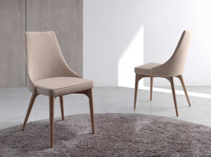 Sedia in tessuto marrone