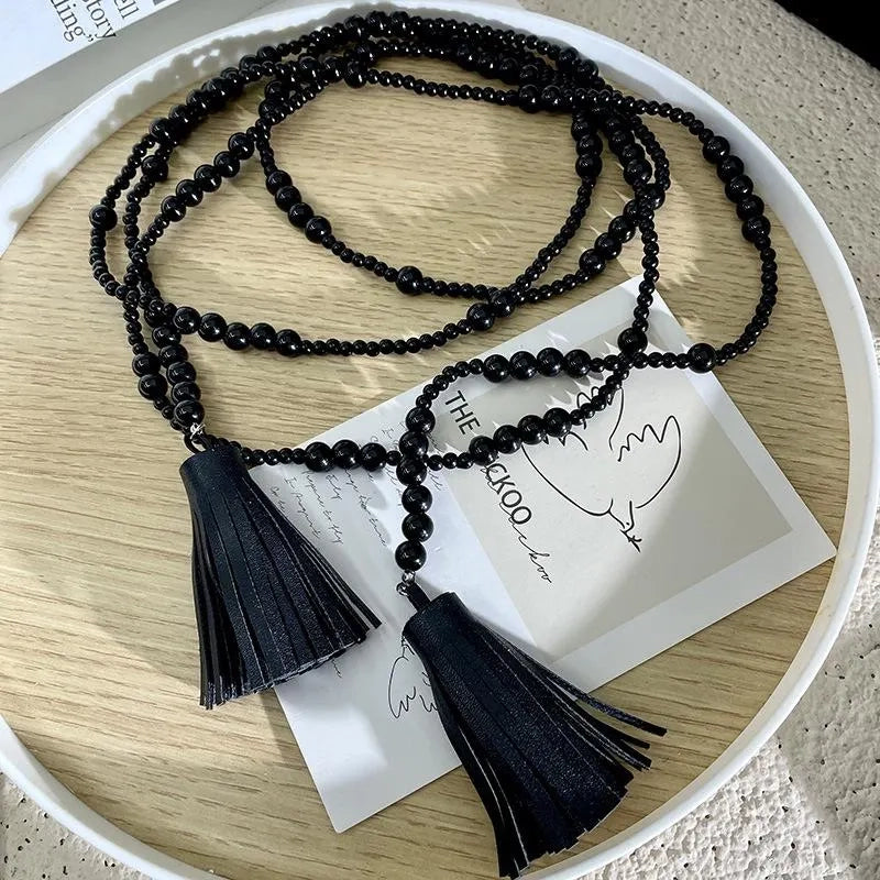 Collana lunga vintage con perline nere e nappa, regalo di Natale o compleanno.