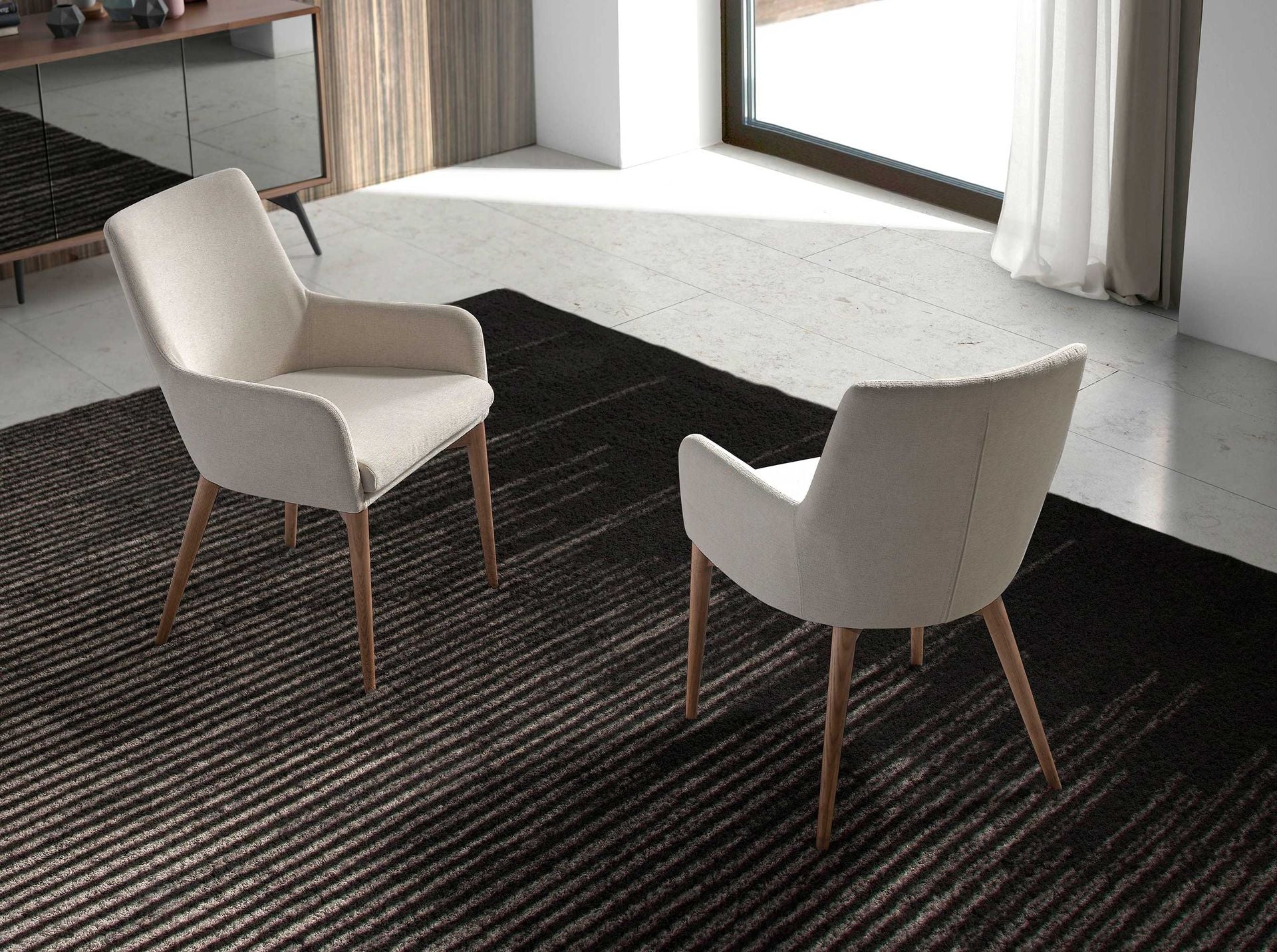 Sedia in tessuto beige