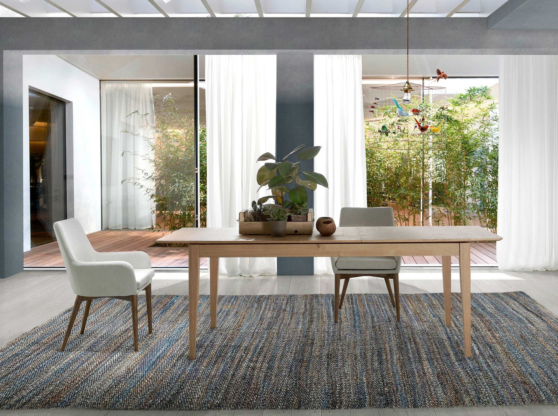 Sedia in tessuto beige