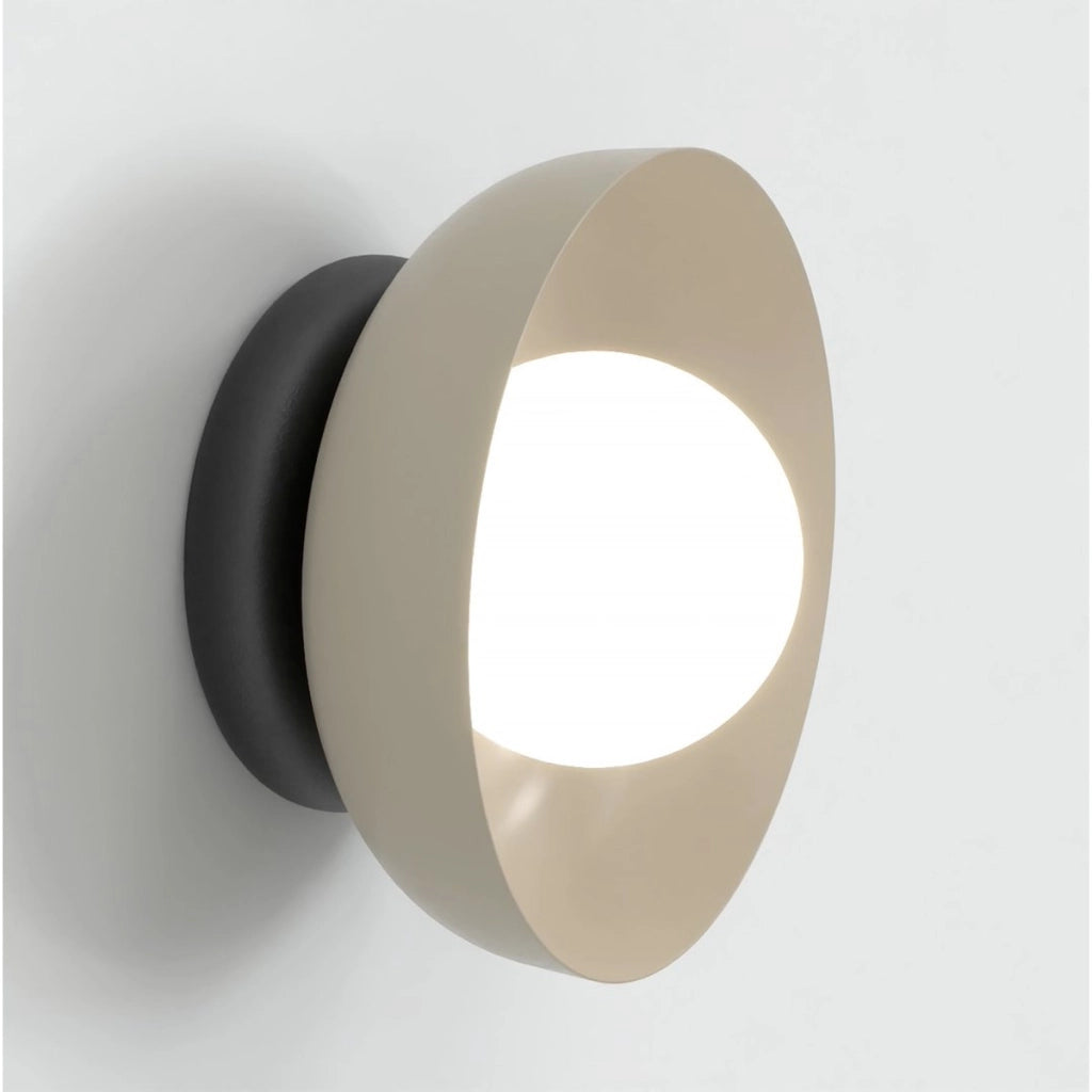 Lampada da parete Ozzy in acciaio mokka e diffusore in vetro
