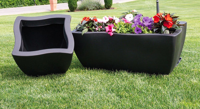 VASO QUADRATO DORADO 40X40 IN RESINA Colore: Avana