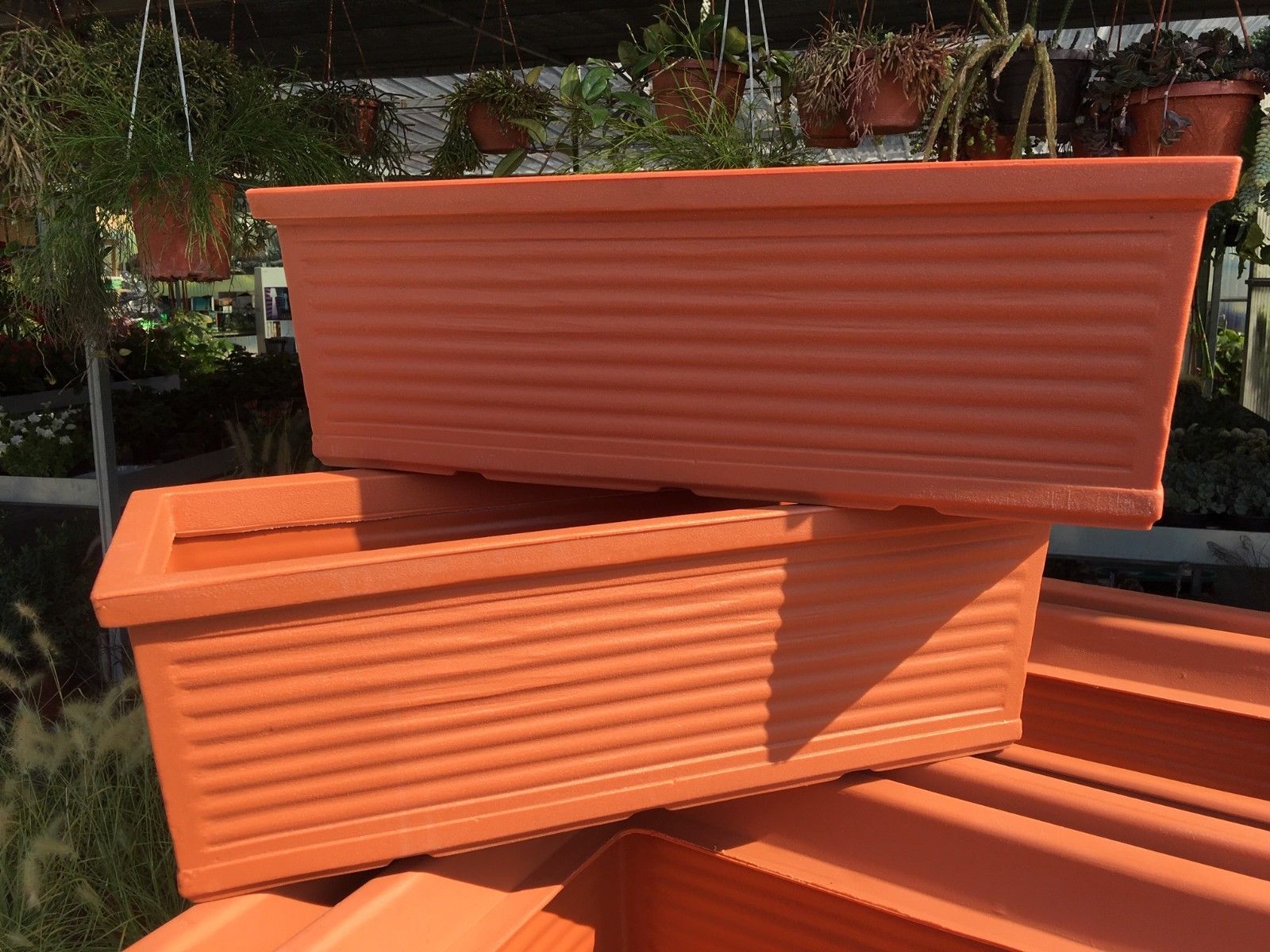 FIORIERA CASSETTA RETTANGOLARE MILLERIGHE IN RESINA DA 80CM Colore: Terracotta