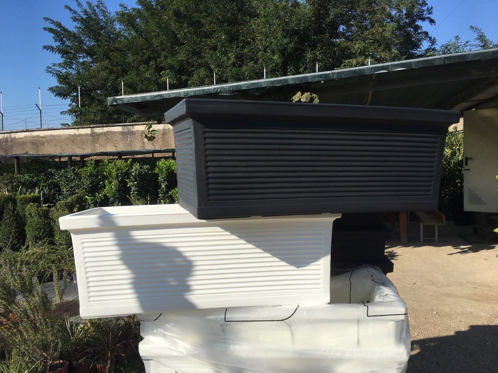 FIORIERA CASSETTA RETTANGOLARE MILLERIGHE IN RESINA DA 80CM Colore: Bianco