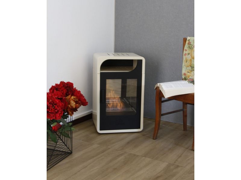 Stufa a bioetanolo Fiammetta Ventilata Junior 3000W riscaldamento 28mq beige