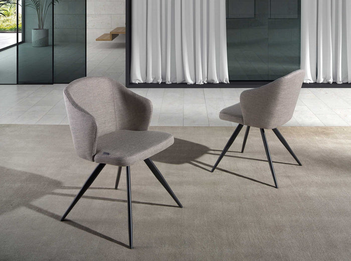 Sedia in tessuto grigio