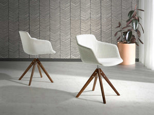 Sedia girevole in tessuto beige