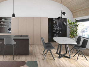 Sedia girevole in tessuto grigio scuro