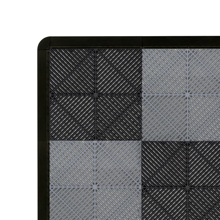 Piastrelle ventilate nere e grigie 3,2m x 6m per garage e officine, antiscivolo.