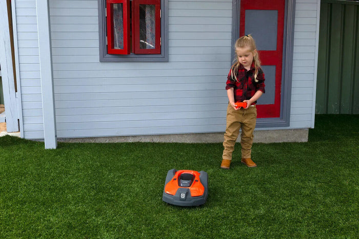 Automower giocattolo tagliaerba Husqvarna radiocomandato con fari a LED