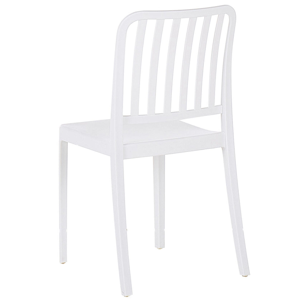 Set di 2 sedie da giardino in plastica bianca impilabili leggere per interni ed esterni resistenti agli agenti atmosferici