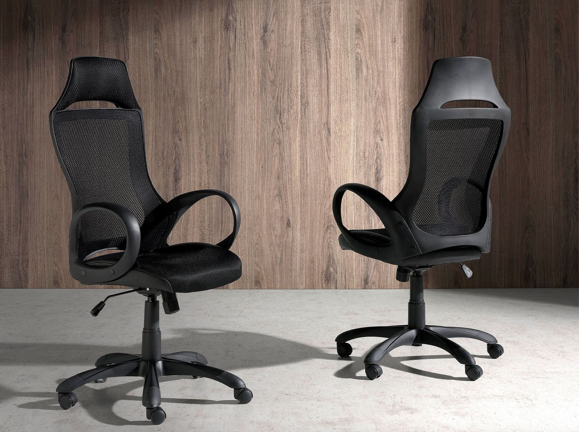 Sedia girevole da ufficio in tessuto nero