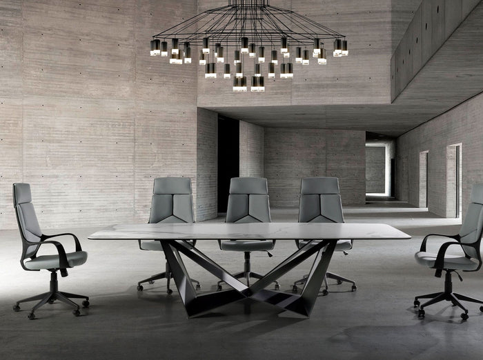 Sedia girevole da ufficio in tessuto grigio chiaro e pvc nero