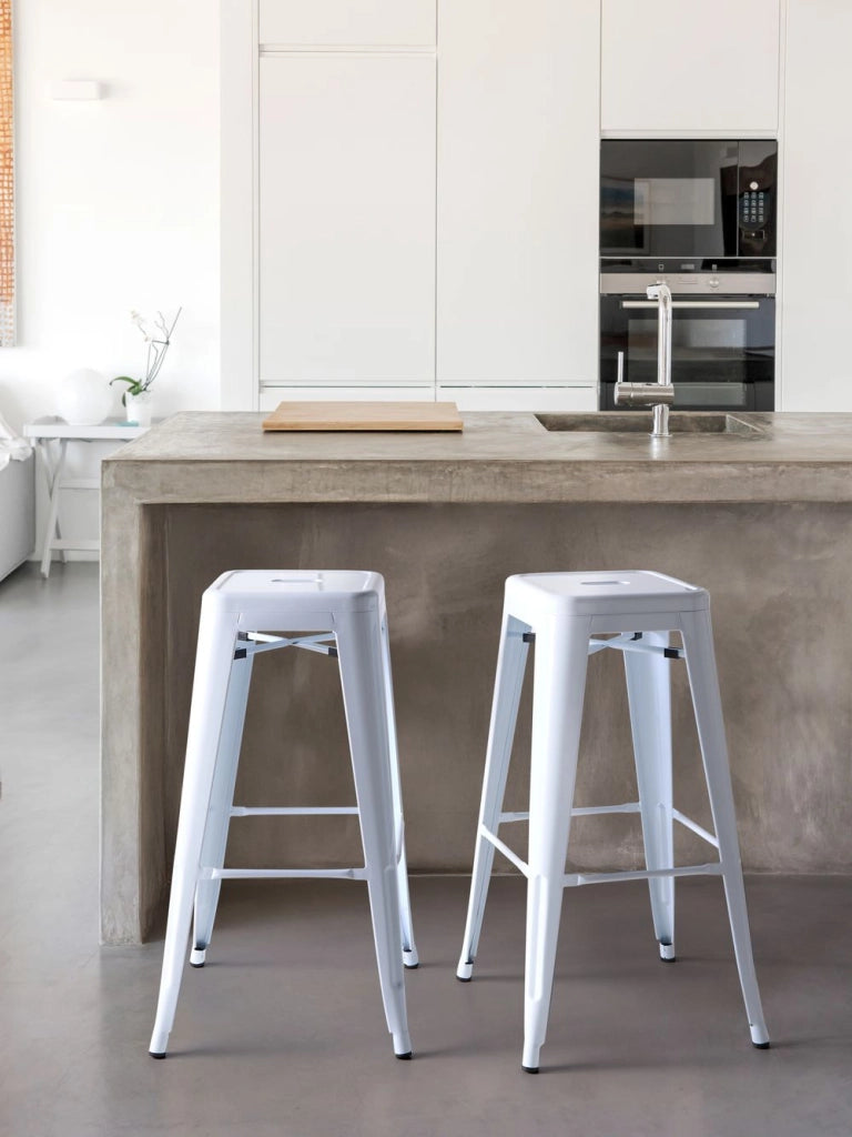 Set di 2 sgabelli da bar in Acciaio bianco 76 cm impilabili altezza bancone industriale