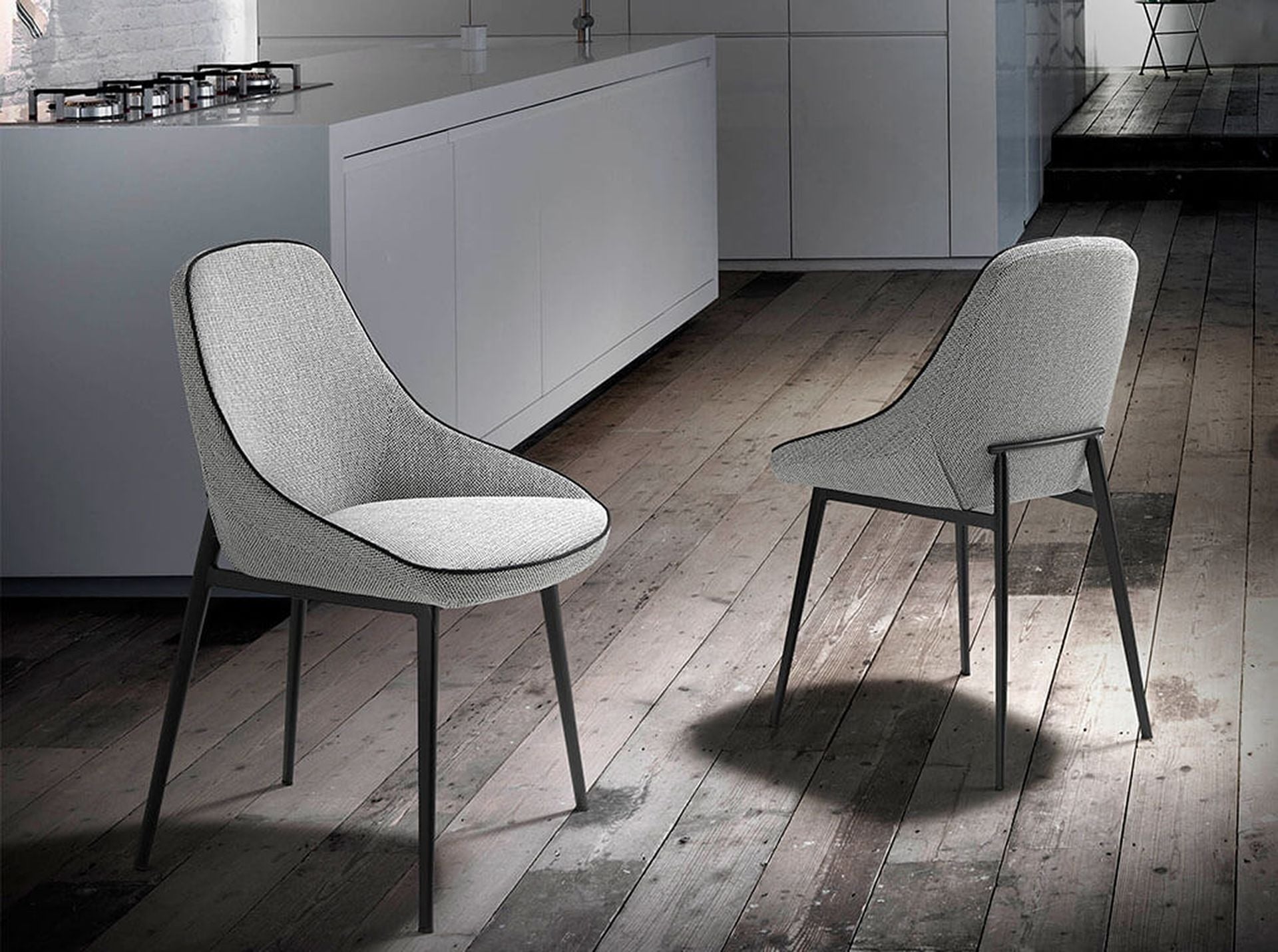 Sedia in tessuto grigio