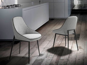 Sedia in tessuto grigio