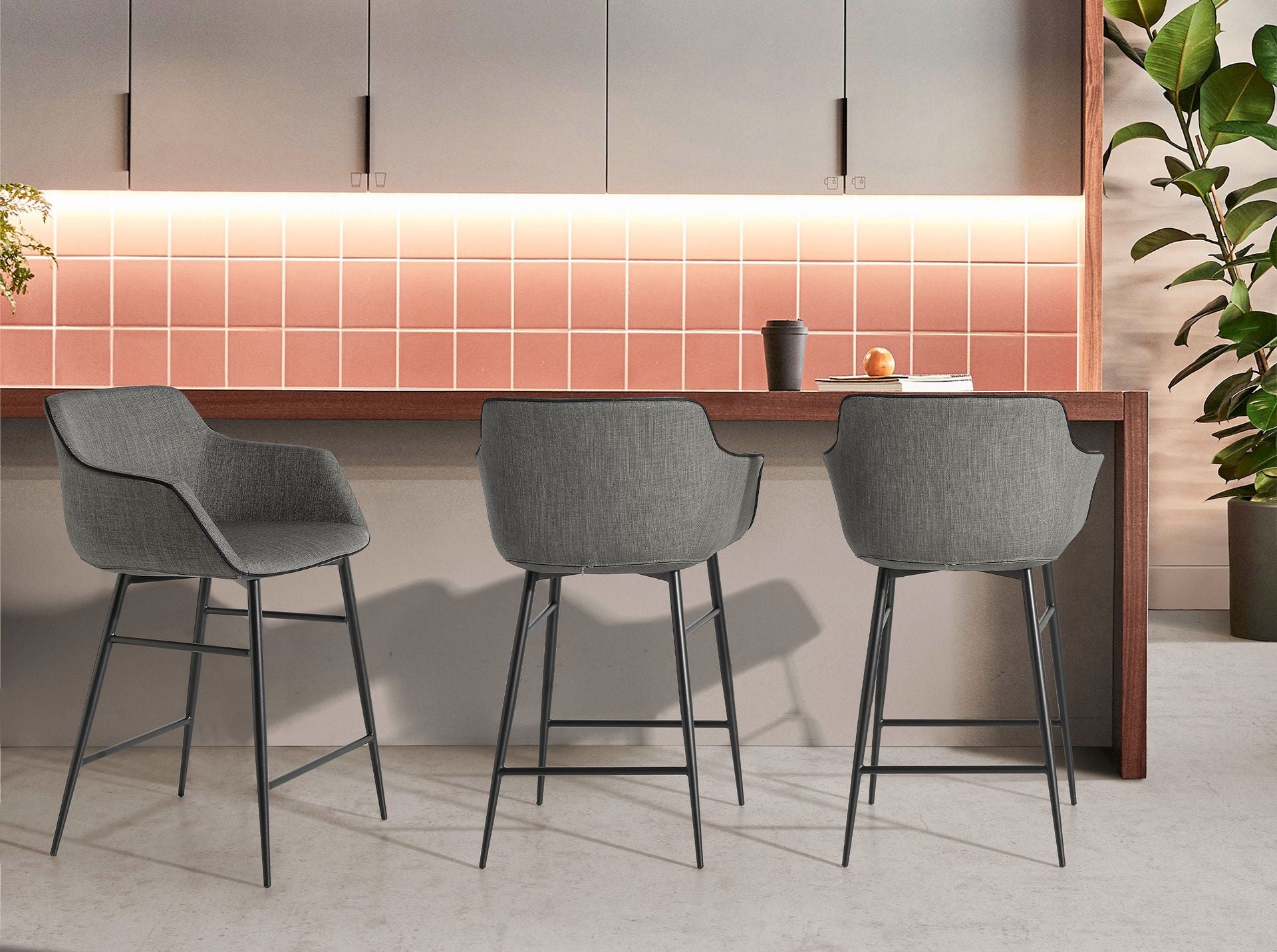 Sgabello in tessuto grigio