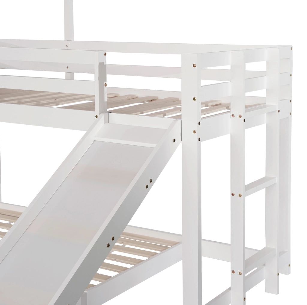 Letto a castello con scivolo 210x227x216 cm con tetto; finestra e scala a 3 gradini in legno e MDF bianco