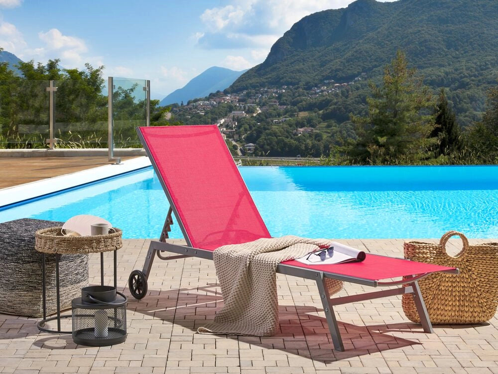 Lettino Prendisole Rosso Nero Struttura in Acciaio Tessuto Schienale Regolabile con Ruote Design Moderno