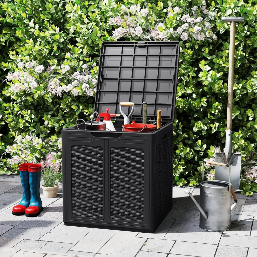 Baule da Esterno 145 L, Cassapanca Contenitore Impermeabile con Effetto Rattan, Coperchio Bloccabile e Maniglie, per Giardino, Patio e Piscina, 56 x 56 x 60,5 cm (Nero)