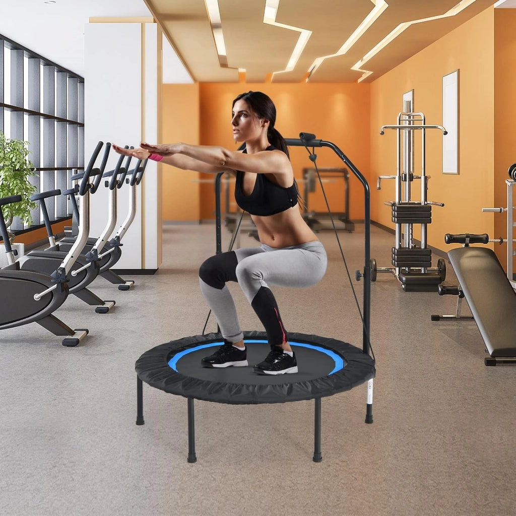 Tappeto Elastico 2 in 1 Ø101 cm, Trampolino Elastico Fitness da Interno e Esterno con Manico Regolabile in Altezza e 2 Fasce di Resistenza, Mini Trampolino Pieghevole fino a 150 kg, Nero+Blu
