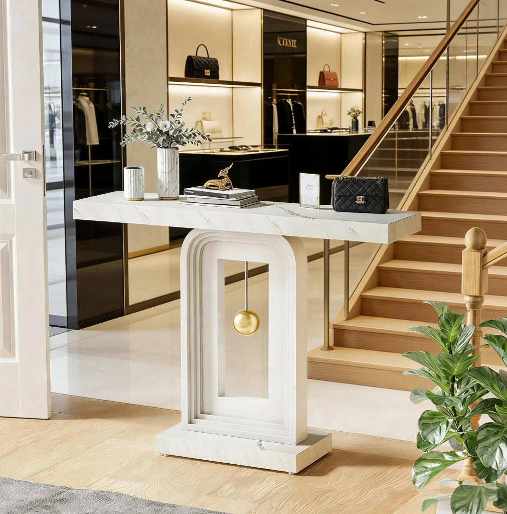 Consolle ULEVR bianca da 100 cm con piano effetto marmo e base geometrica in MDF
