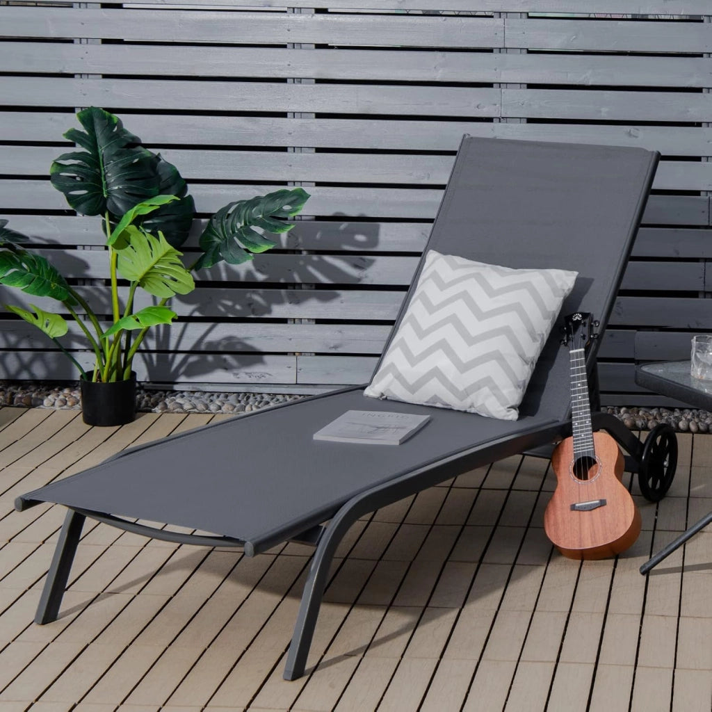 Lettino Prendisole con Ruote, Sdraio da Giardino Regolabile in 6 Posizioni, Struttura Metallica e Tessuto Traspirante, per Giardino, Piscina e Spiaggia, Portata 150 kg (1, Grigio)