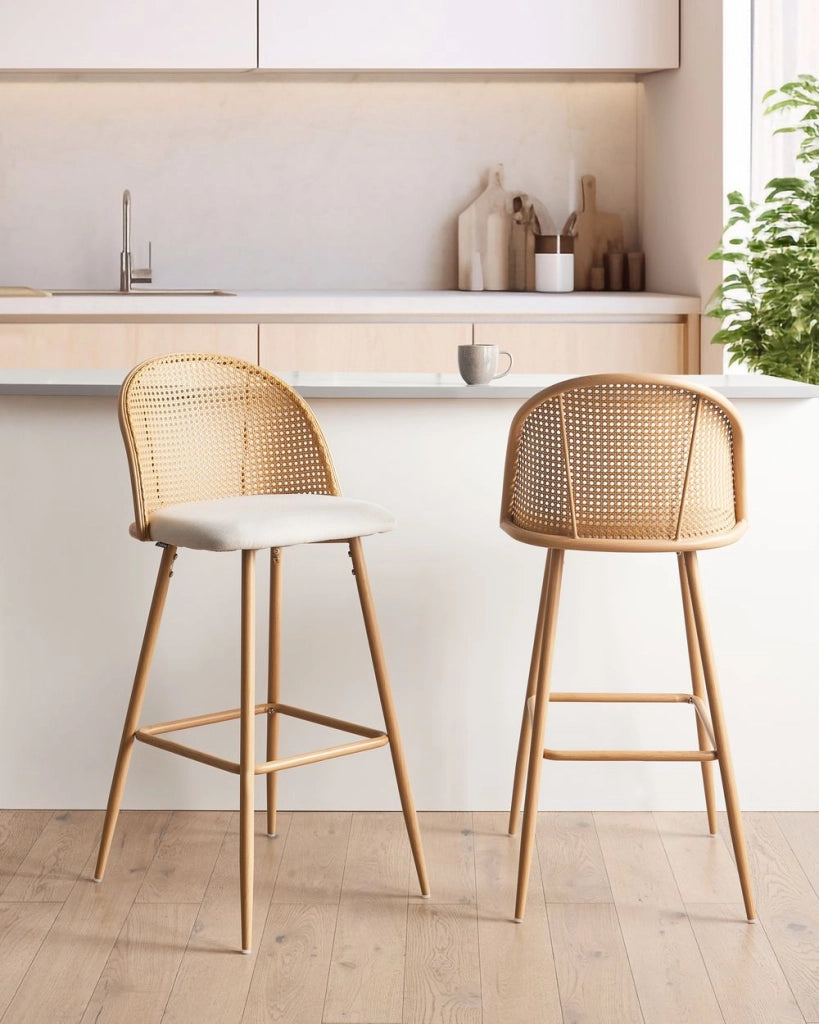 Set di 2 sgabelli da bar in metallo effetto legno con intreccio viennese stile retrò soggiorno