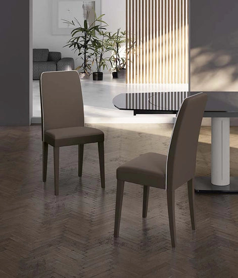 Sedia Anita in Similpelle Tortora e Bianco con Gambe in Legno di Faggio Laccato, Sedia Ergonomica da Interno - Ombrellificio