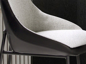 Sgabello in tessuto grigio ed ecopelle nera