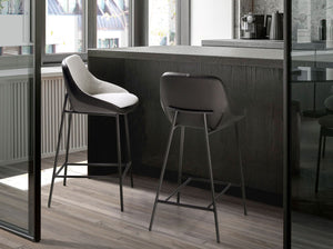 Sgabello in tessuto grigio ed ecopelle nera