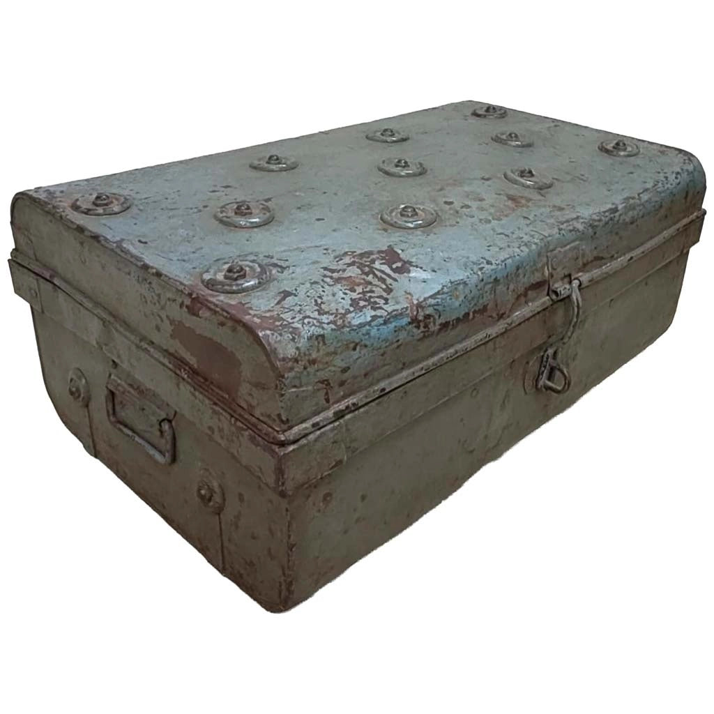 Valigia artigianale in metallo, 67x37x25h cm