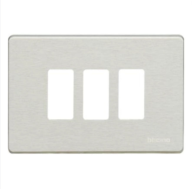 Placca alluminio 3 posti scatola rettangolare serie bticino magic 503/3/x
