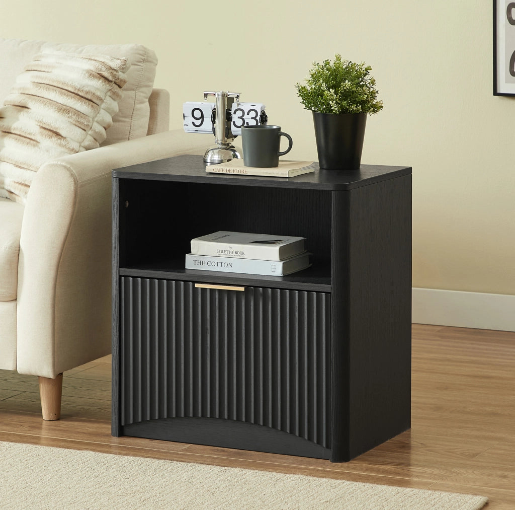 Comodino 58x38x60 cm nero, vano aperto e cassetto, in truciolare,
