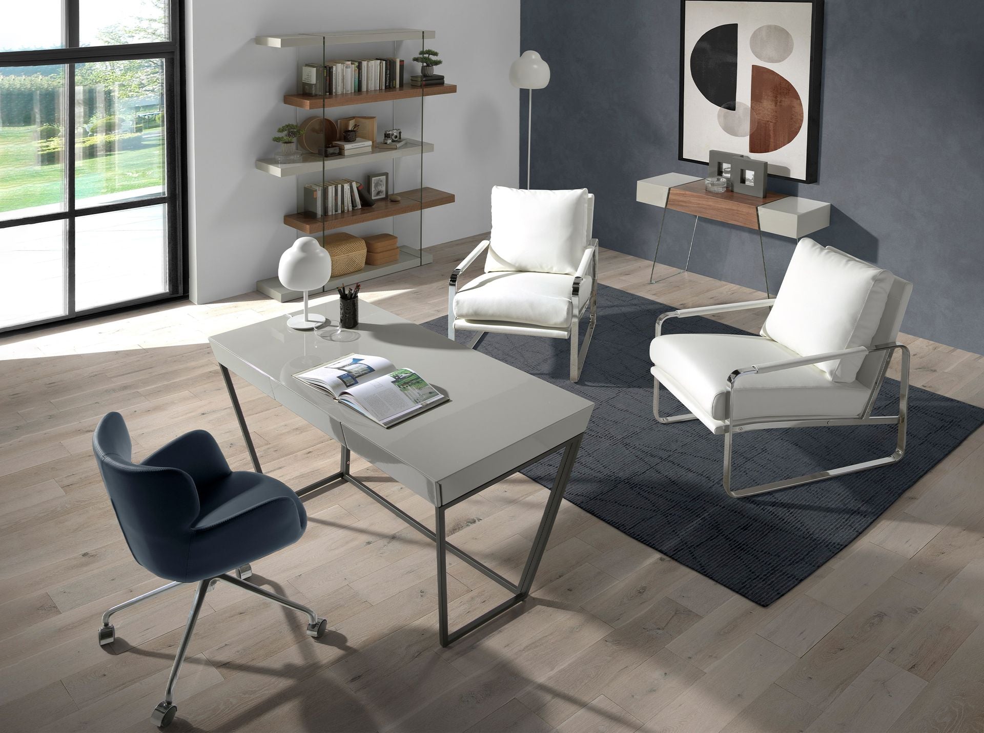 Sedia girevole da ufficio in ecopelle blu