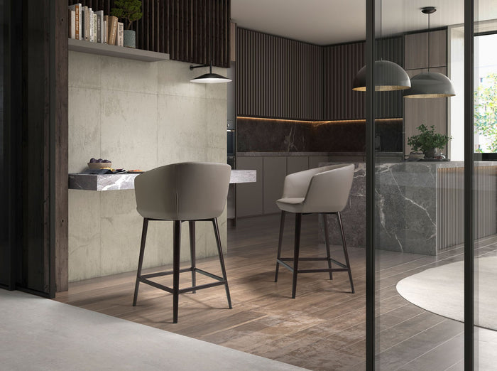 Sgabello in similpelle grigio