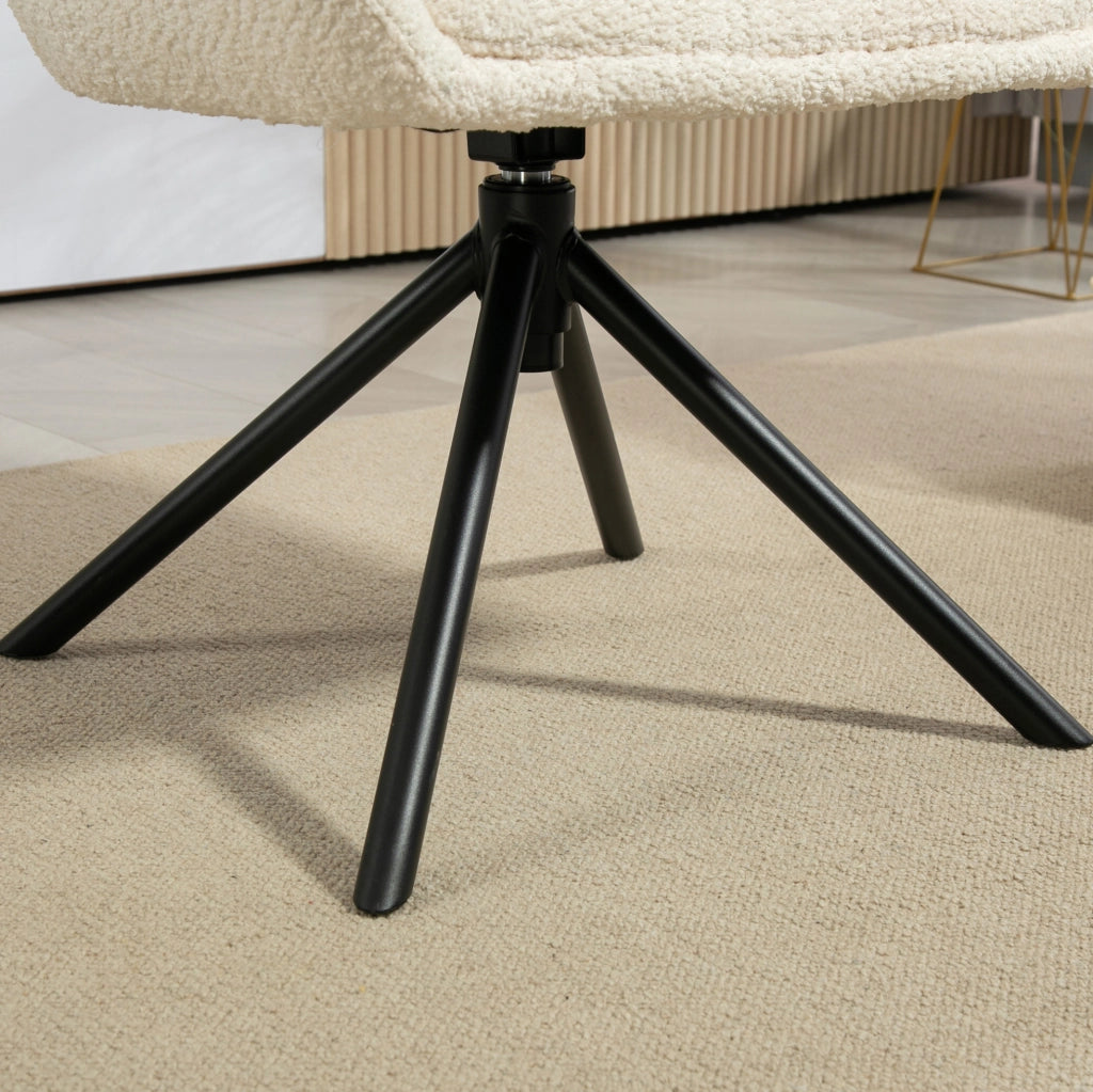 Poltrona lounge girevole color crema con braccioli