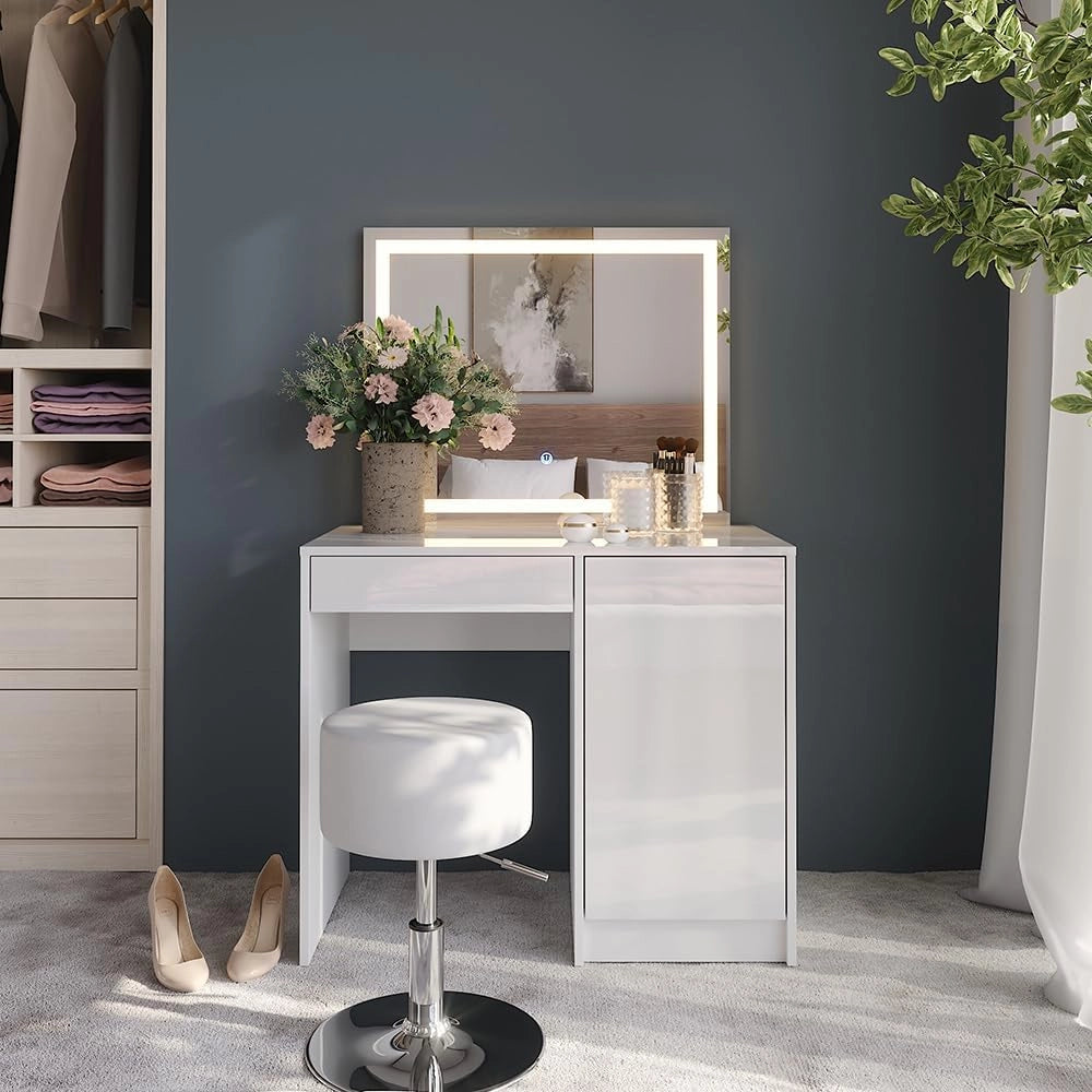 Tavolo da toeletta Sherry, Bianco/bianco lucido, 89.8 cm con specchio LED e sgabello, per l’uso quotidiano come postazione trucco e acconciatura