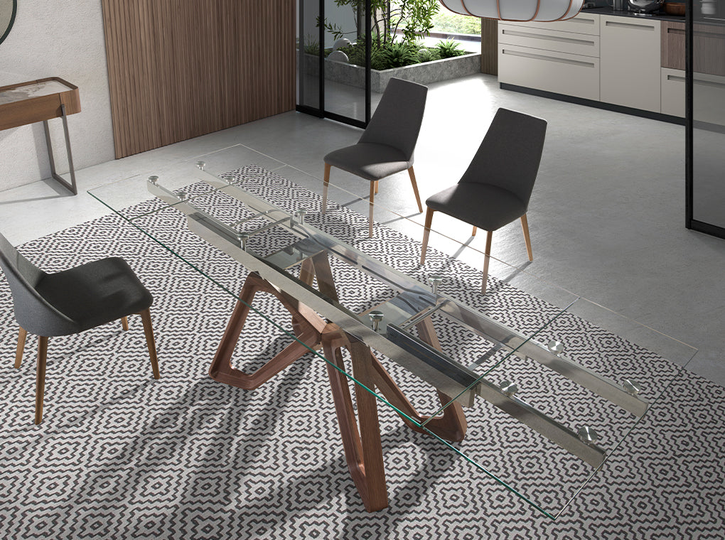 Sedia in tessuto grigio scuro