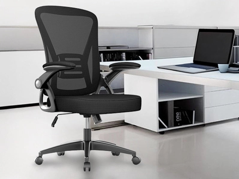 FENIXSHOP24 Sedia da Ufficio Ergonomica con Supporto Lombare, con Braccioli regolabili, Regolazione in Altezza, Poltrona girevole con ruote e rete traspirante – Nera - HLD-1809