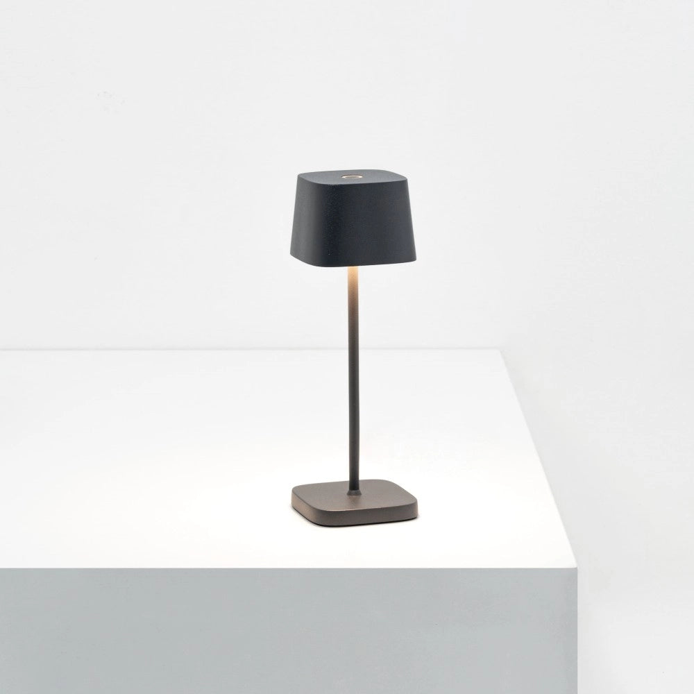 Zafferano Ofelia Pro Micro Lampada a led da tavolo Corten ricaricabile e dimmerabile