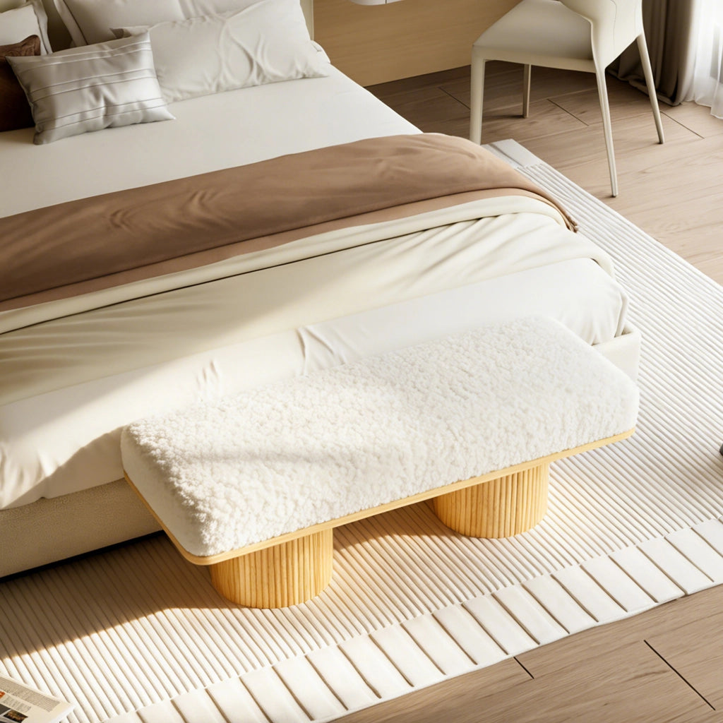 Panca con rivestimento teddy e base in legno massello per ingresso e camera in teddy naturale