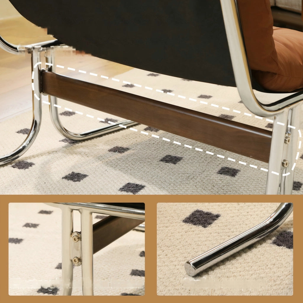 Poltrona lounge con rivestimento sfoderabile; gambe in cromo marrone