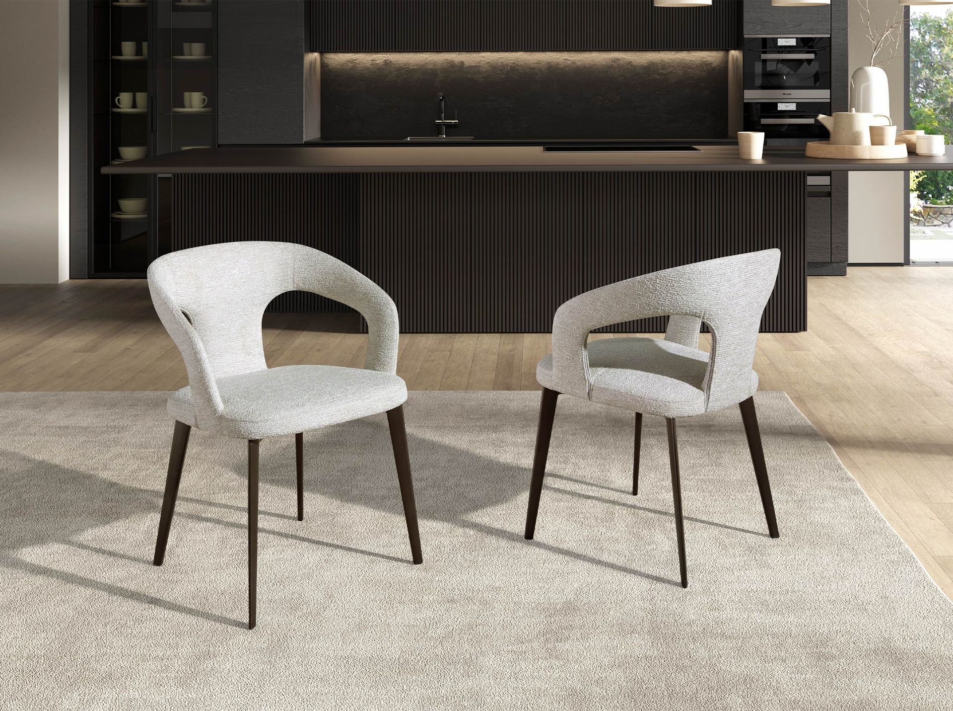 Sedia in tessuto bianco sporco