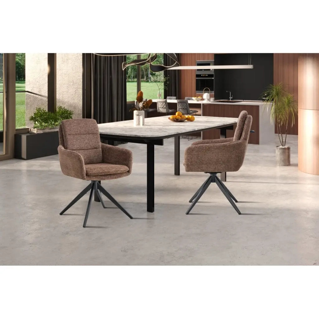 Set di 2 poltrone KAVINA - Tessuto marrone - Piedi in metallo - Con braccioli - Design accogliente e senza tempo