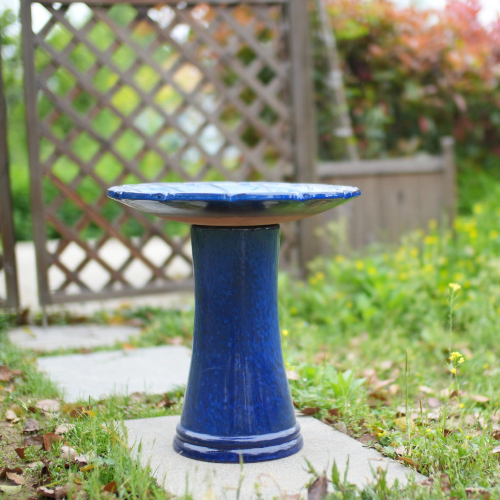 Fontana da giardino in ceramica smaltata blu fatta a mano con vasca Ø 43 cm e base alta 45 cm per esterni