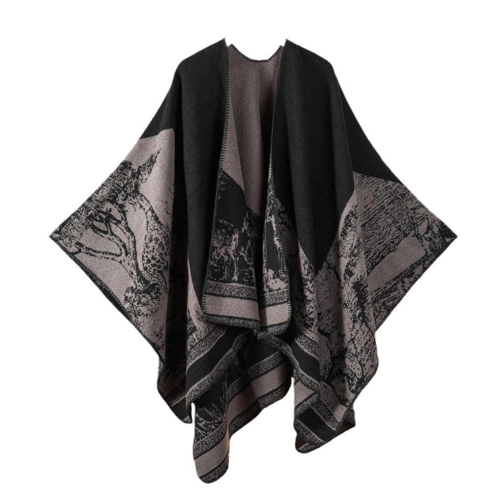 Design ispirato alla foresta con mantello e scialle con spacco.