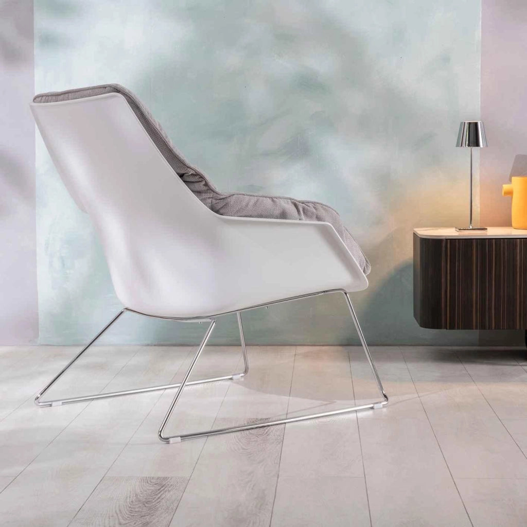 Poltrona in polipropilene grigio chiaro 85 cm x 74 cm H. 86 cm
